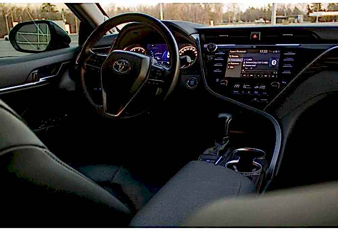 Toyota Camry Safety 2,5L салон