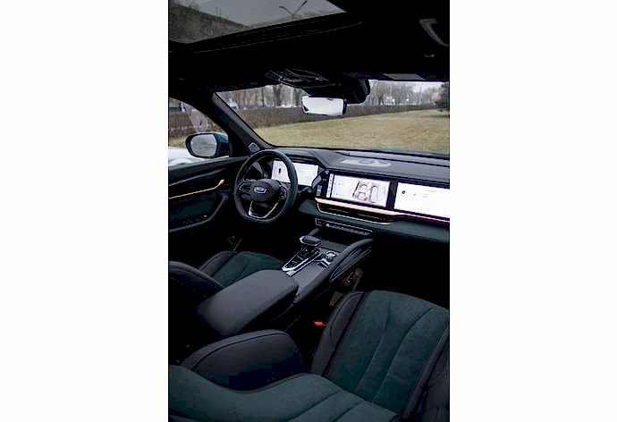 GEELY MONJARO салон