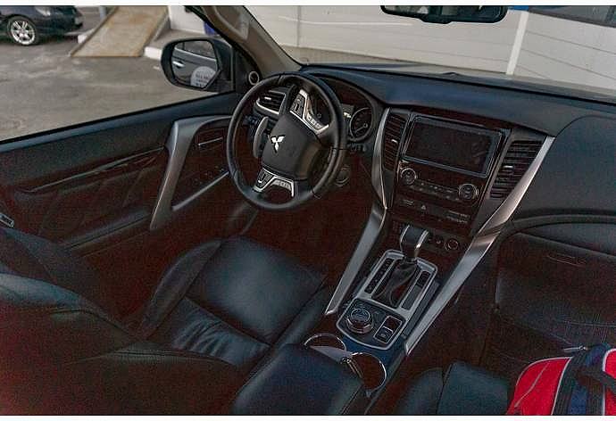 Mitsubishi Pajero Sport салон