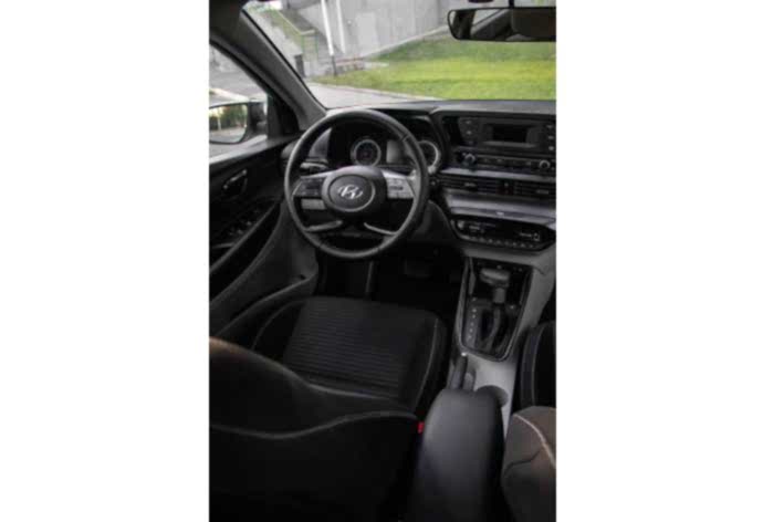 Салон Hyundai i20