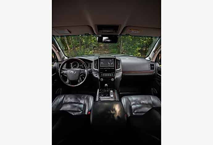 Toyota Land Cruiser 200 салон