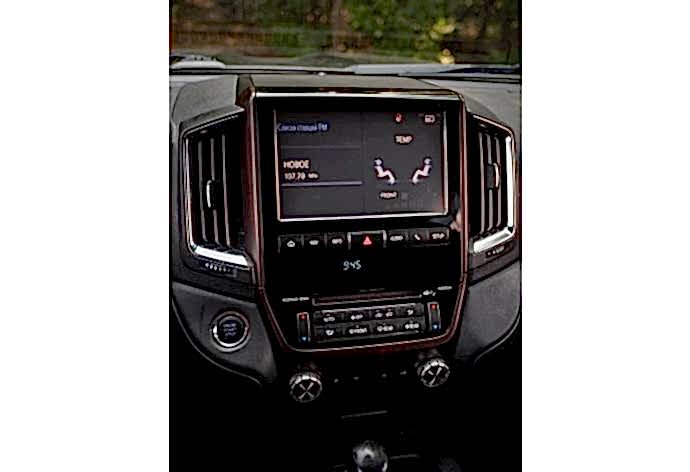 Toyota Land Cruiser 200 салон