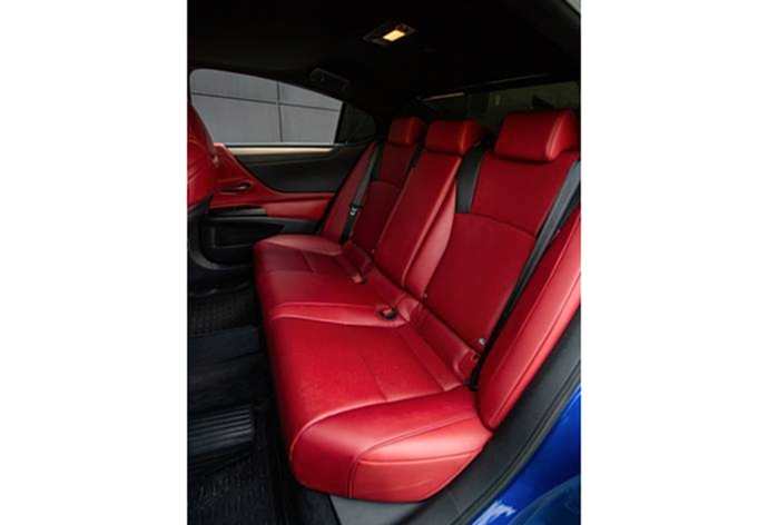 Lexus ES250 Executive салон