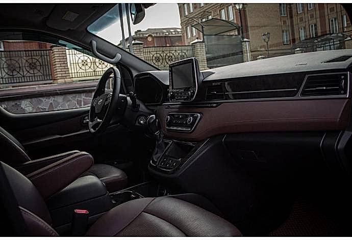 Hyundai Starex салон